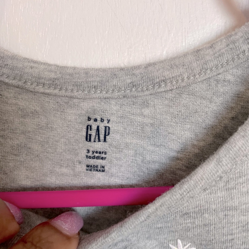 GAP Toddler Graphic Print Top - Size 3T - Picture 8 of 11